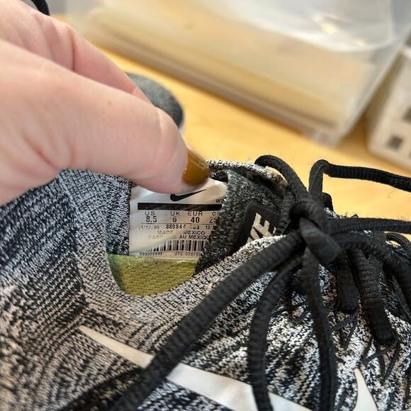 Nike Free RN Flyknit Sneakers Womens 8.5 Gray Black 880844-003 Running - Picture 8 of 8